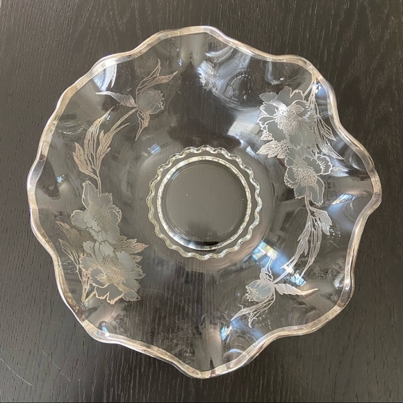 Vintage Silver City Glass Company Sterling on Glass Decorative Scalloped Bowl - Picture 7 of 7